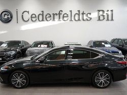 Svart Begagnad 2024 Lexus ES300H Limited Edition Sedan | 459 900 kr (Dyr)