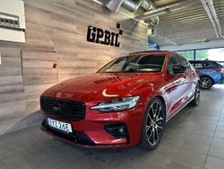 Röd Begagnad 2019 Volvo S60 R-Design Sedan | 319 000 kr (Marknadspris)