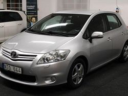 Silver Begagnad 2011 Toyota Auris Plus Halvkombi | 69 900 kr (Marknadspris)