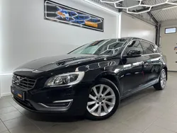 Svart Begagnad 2015 Volvo V60 Momentum Kombi | 139 900 kr (Marknadspris)