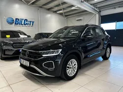 Svart Begagnad 2023 VW T-Roc SUV | 239 900 kr (Marknadspris)