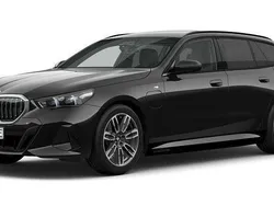 Svart (black) Begagnad 2025 BMW 530e M Sport Kombi | 678 700 kr (Bra pris)