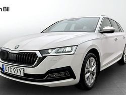 Vit (candy white) Begagnad 2023 Skoda Octavia Style Kombi | 317 900 kr (Marknadspris)