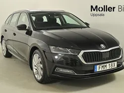 Svart (black magic pärleffekt me) Begagnad 2024 Skoda Octavia Kombi | 339 900 kr (Marknadspris)