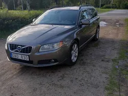 Grå Begagnad 2012 Volvo V70 Momentum Kombi | 40 000 kr (Marknadspris)