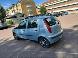 Blå Begagnad 2003 Fiat Punto Halvkombi | 15 000 kr