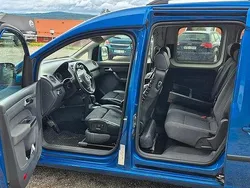 Blå (blå metallic ) Begagnad 2015 VW Caddy Maxi Life Minibuss | 137 000 kr