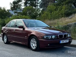 Röd (mörkrödmetallic) Begagnad 2002 BMW 525 Sedan | 40 000 kr