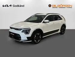 Vit (/swp/ snow white pearl) Begagnad 2022 Kia e-Niro Plus SUV | 359 000 kr