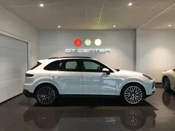 Vit Begagnad 2018 Porsche Cayenne SUV | 539 900 kr (Marknadspris)