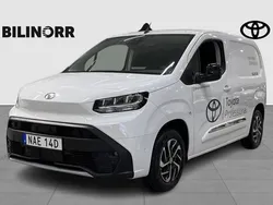Vit Ny 2024 Toyota Proace City Van | 378 800 kr (Marknadspris)