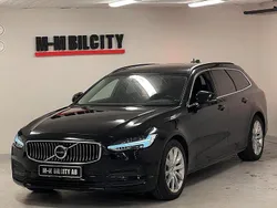 Svart Begagnad 2022 Volvo V90 Momentum Kombi | 209 900 kr (Marknadspris)