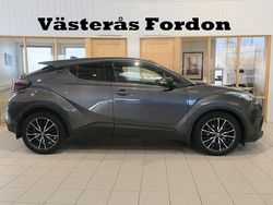 Mörkgrå Begagnad 2019 Toyota C-HR Executive SUV | 229 900 kr (Marknadspris)