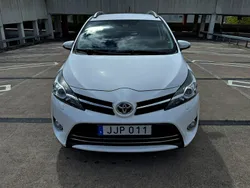 Vit Begagnad 2016 Toyota Verso Active Minibuss | 150 000 kr (Marknadspris)