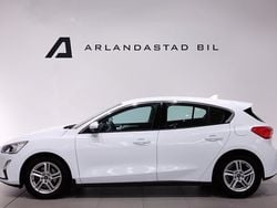 Vit Begagnad 2019 Ford Focus Halvkombi | 144 800 kr (Lite dyr)