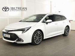 Vit Begagnad 2023 Toyota Corolla Style Kombi | 299 900 kr (Marknadspris)