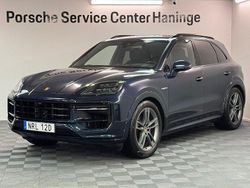 Mörkblå (algarve blue metallic) Begagnad 2024 Porsche Cayenne SUV | 1 095 000 kr (Superpris)