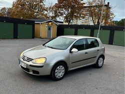 Brun Begagnad 2004 VW Golf IV Halvkombi | 25 000 kr (Lite dyr)