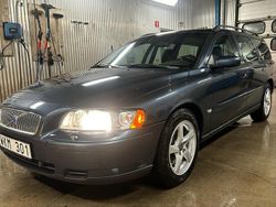 Blå Begagnad 2005 Volvo V70 Kombi | 25 000 kr (Marknadspris)