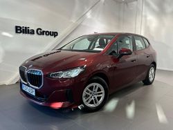 Röd Begagnad 2022 BMW 225 Active Tourer Minibuss | 319 000 kr (Lite dyr)