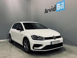 Vit Begagnad 2019 VW Golf VIII R-line Halvkombi | 208 700 kr (Marknadspris)