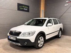 Vit Begagnad 2013 Skoda Octavia Scout Kombi | 109 900 kr (Superpris)