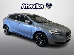 Ljusblå Begagnad 2018 Volvo V40 Business Edition Kombi | 179 900 kr (Marknadspris)