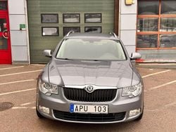 Silver Begagnad 2010 Skoda Superb Elegance Kombi | 58 000 kr (Marknadspris)