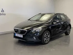 Svart Begagnad 2018 Volvo V40 CC Kombi | 189 500 kr (Marknadspris)