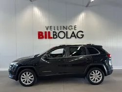 Svart Begagnad 2015 Jeep Cherokee Limited SUV | 159 500 kr (Marknadspris)