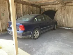 Blå Begagnad 2000 VW Passat Comfortline Sedan | 5 000 kr (Superpris)