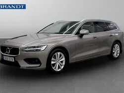 Grå Begagnad 2021 Volvo V60 Momentum Kombi | 299 900 kr (Lite dyr)