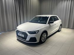 Cortinavit Begagnad 2024 Audi A1 Sportback Proline Halvkombi | 239 900 kr (Marknadspris)
