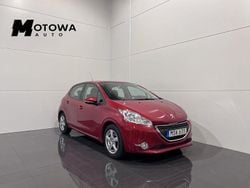 Mörkröd Begagnad 2015 Peugeot 208 Halvkombi | 59 900 kr (Marknadspris)
