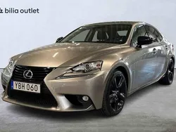 Grå Begagnad 2015 Lexus IS300h Sedan | 219 900 kr