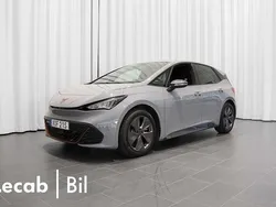 Ljusgrå (vapor grey) Begagnad 2022 Cupra Born Halvkombi | 259 500 kr (Marknadspris)