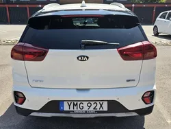 Vit Begagnad 2020 Kia Niro Advance SUV | 220 000 kr (Marknadspris)