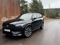 Svart Begagnad 2022 Volvo XC90 R-Design SUV | 549 000 kr (Lite dyr)