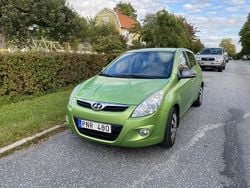 Grön Begagnad 2012 Hyundai i20 Premium Halvkombi | 31 000 kr (Superpris)