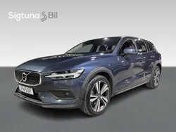 Blå Begagnad 2021 Volvo V60 CC Kombi | 329 900 kr (Marknadspris)