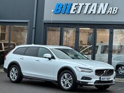 Vit Begagnad 2022 Volvo V90 CC Momentum Kombi | 229 900 kr (Marknadspris)