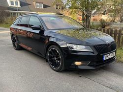 Metallic svart Begagnad 2019 Skoda Superb Kombi | 235 000 kr (Marknadspris)