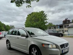 Vit Begagnad 2011 Volvo V50 Momentum Kombi | 97 888 kr (Dyr)