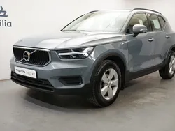 Grå Begagnad 2019 Volvo XC40 Kinetic SUV | 269 900 kr (Marknadspris)