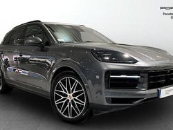 Grå Begagnad 2024 Porsche Cayenne SUV | 1 155 000 kr (Superpris)