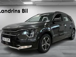 Grå Begagnad 2023 Kia Niro Advance SUV | 329 300 kr (Superpris)