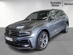 Grå Begagnad 2018 VW Tiguan Allspace R-line SUV | 319 900 kr (Marknadspris)