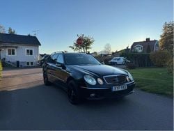 Svart Begagnad 2004 Mercedes 320 Kombi | 79 900 kr