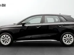 Brilliantsvart Begagnad 2024 Audi A3 Sportback e-tron Proline Sedan | 349 000 kr (Marknadspris)