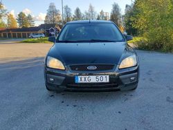 Svart Begagnad 2006 Ford Focus Kombi | 24 900 kr (Lite dyr)